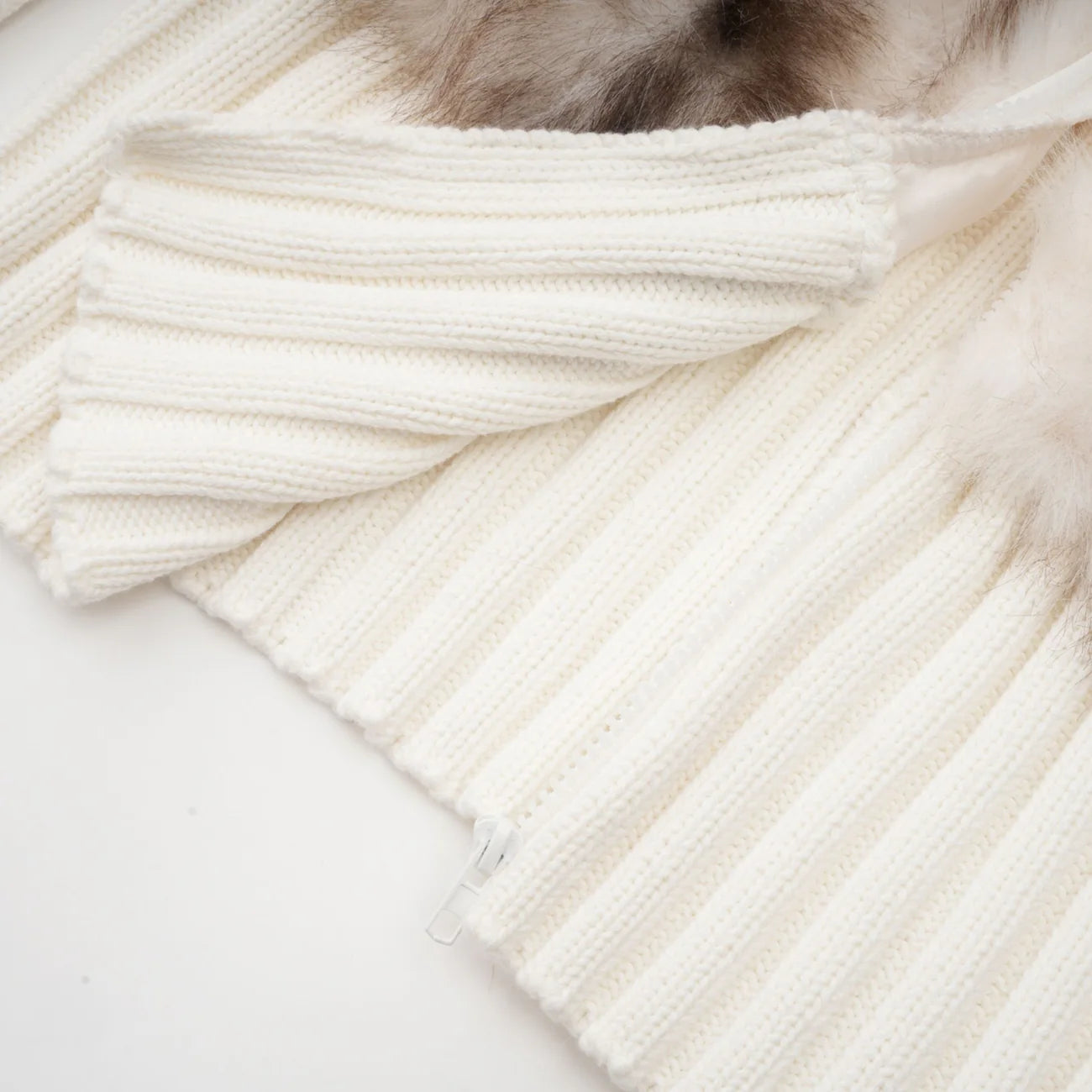 AVOMO - Luxe Fur Knit