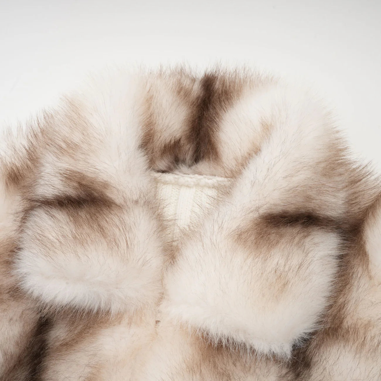 AVOMO - Luxe Fur Knit