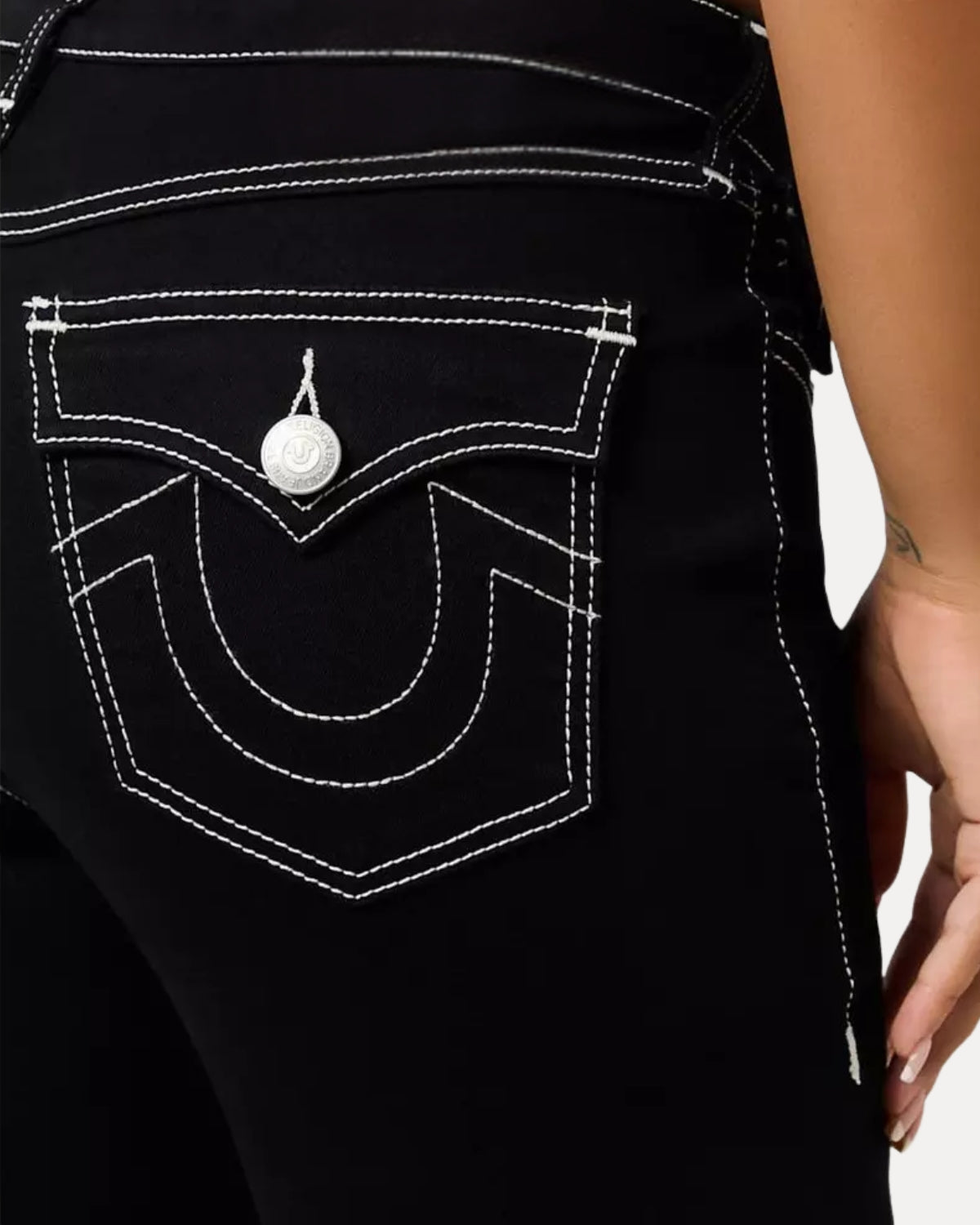 AVASI - Straight Leg Jeans