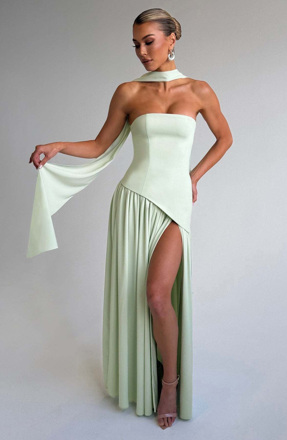 AVOMO - Élégance Dress