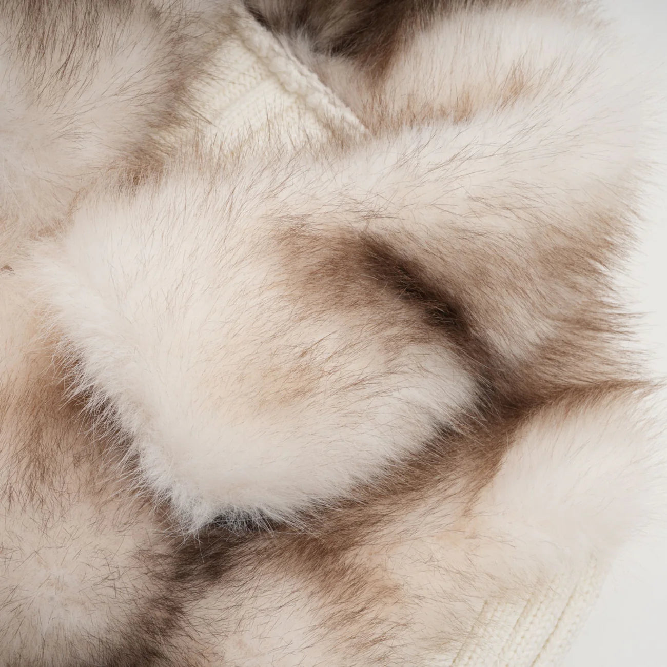 AVOMO - Luxe Fur Knit